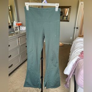 Mono B size medium women High-Waist Flare Yoga Pants - Dark Green